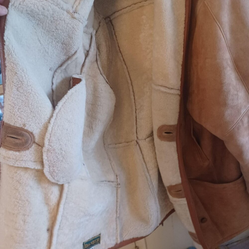 Vintage Danier women's genuine sheepskin coat L - Picture 6 of 7